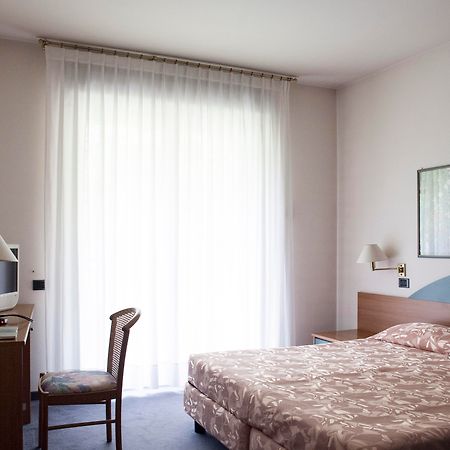 Roero Park Hotel Sommariva Perno Zewnętrze zdjęcie