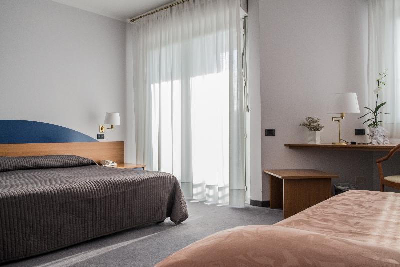 Roero Park Hotel Sommariva Perno Zewnętrze zdjęcie