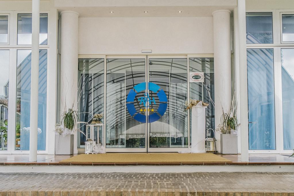 Roero Park Hotel Sommariva Perno Zewnętrze zdjęcie