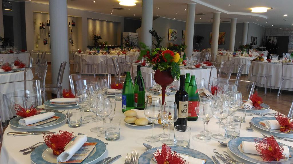 Roero Park Hotel Sommariva Perno Zewnętrze zdjęcie