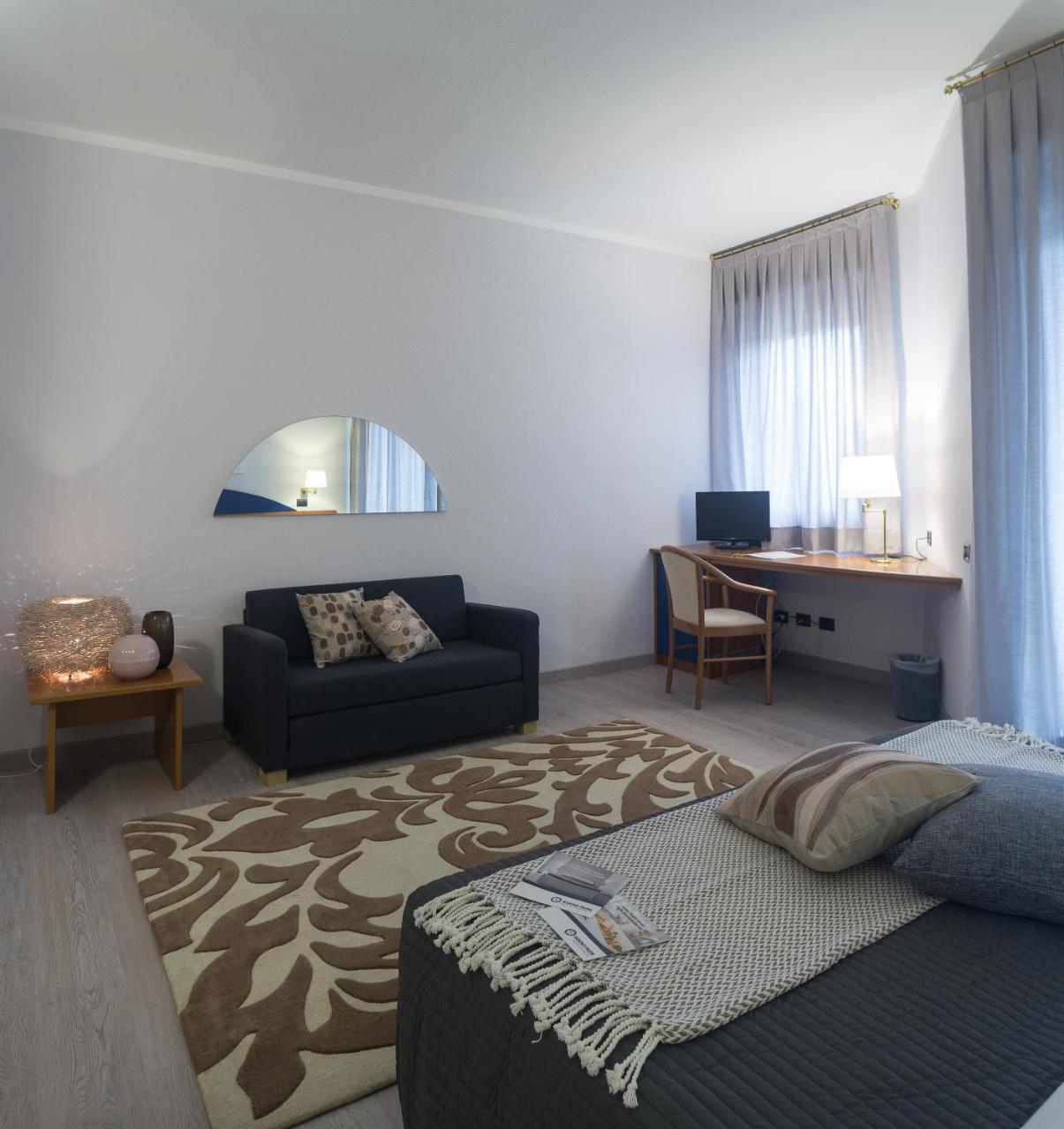 Roero Park Hotel Sommariva Perno Zewnętrze zdjęcie