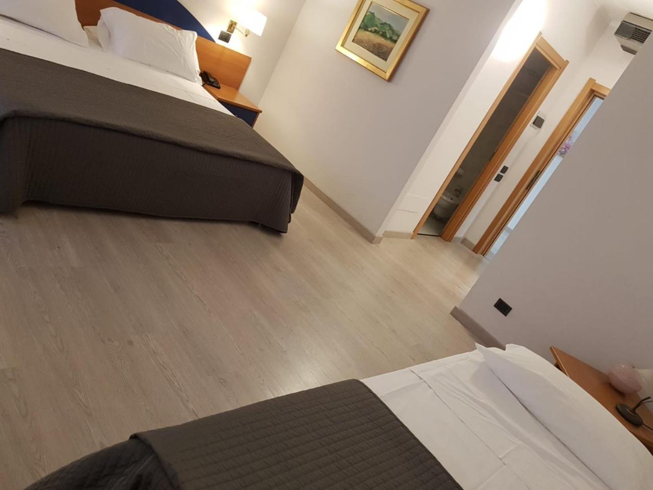 Roero Park Hotel Sommariva Perno Zewnętrze zdjęcie