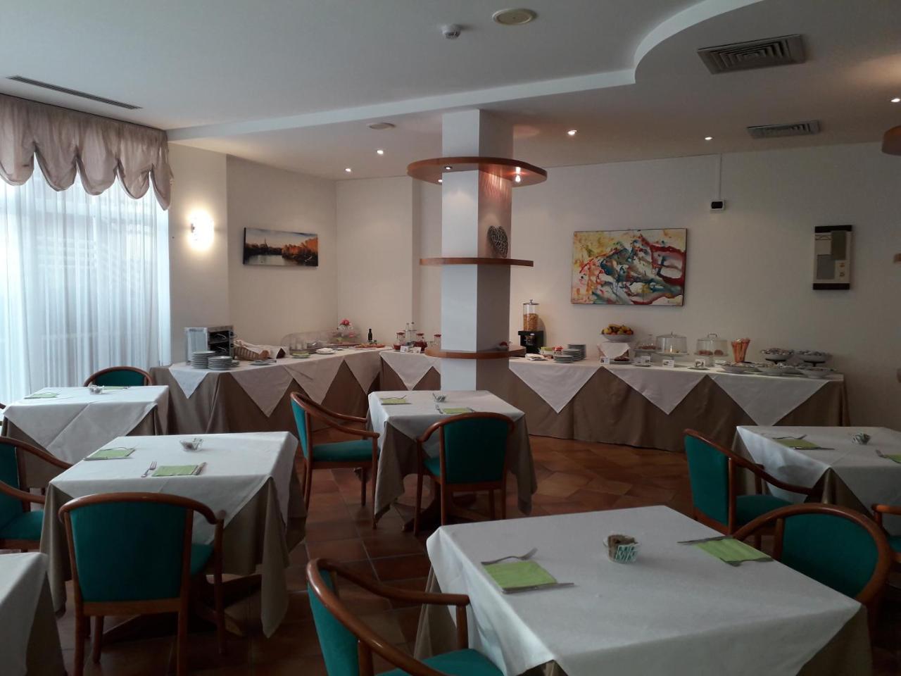 Roero Park Hotel Sommariva Perno Zewnętrze zdjęcie