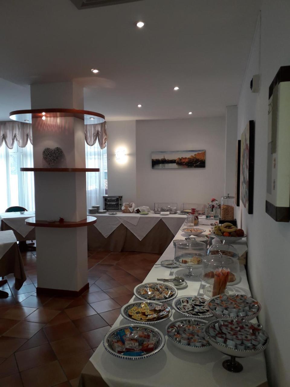 Roero Park Hotel Sommariva Perno Zewnętrze zdjęcie