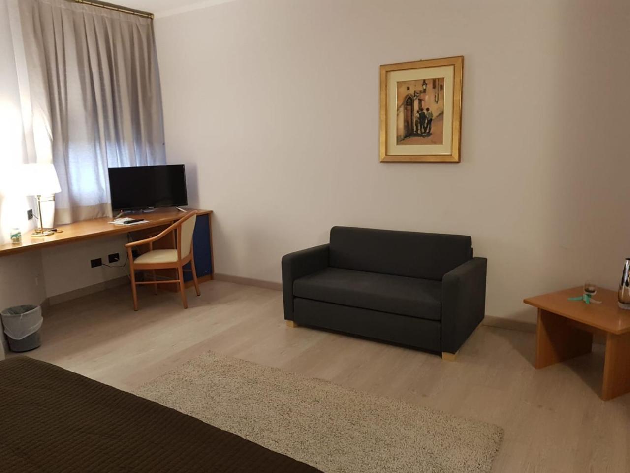 Roero Park Hotel Sommariva Perno Zewnętrze zdjęcie
